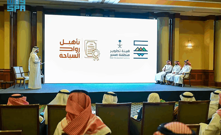 رواد السياحة في عسير يستعرضون تجاربهم: من جبال الجنوب إلى دول العالم عسير