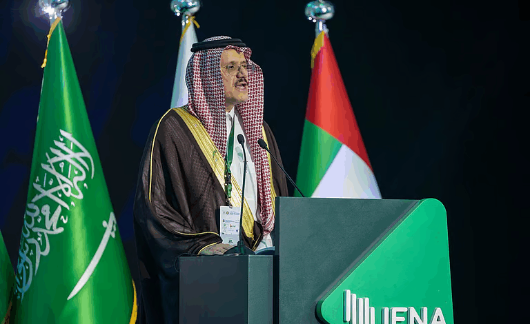 "إينا 25"