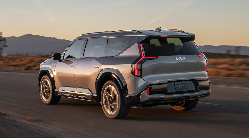 سيارات كهربائية واسعة بثلاثة صفوف: أفضل SUV سيدان كهربائية في أمريكا 2026
